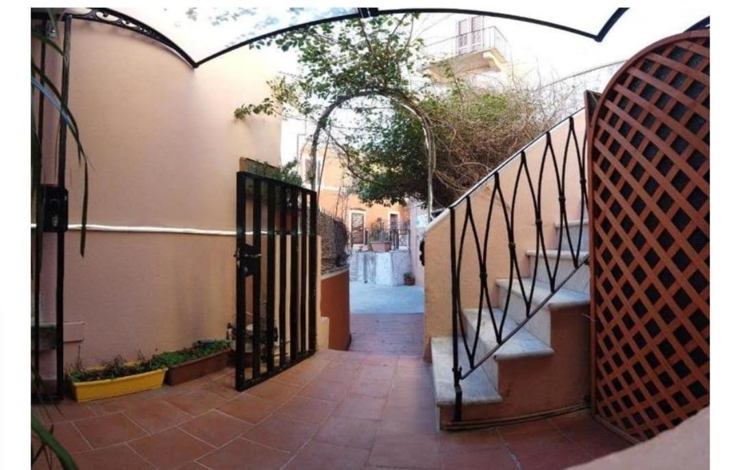 Locanda Genovese 20 La Maddalena  Esterno foto
